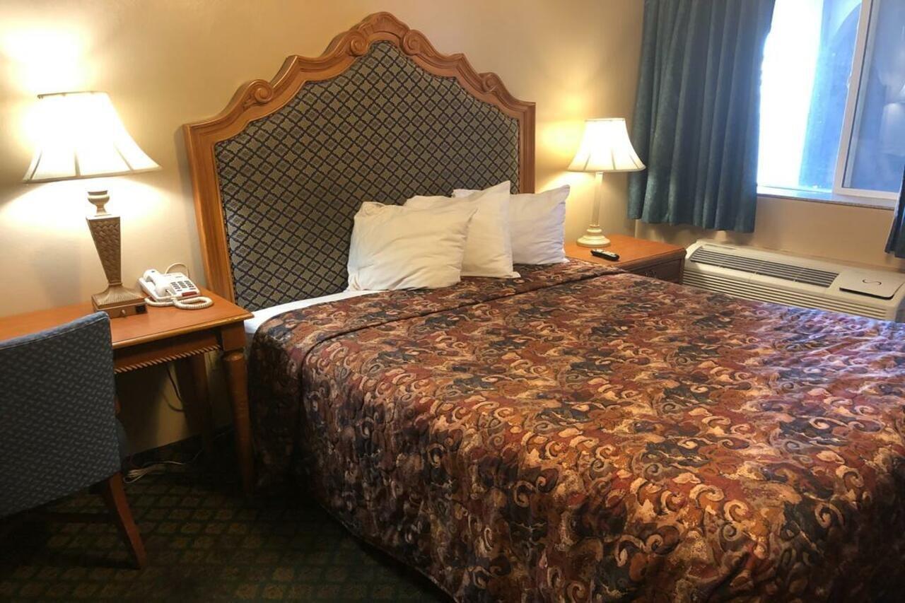 Riverton Inn & Suites ريفرتون المظهر الخارجي الصورة