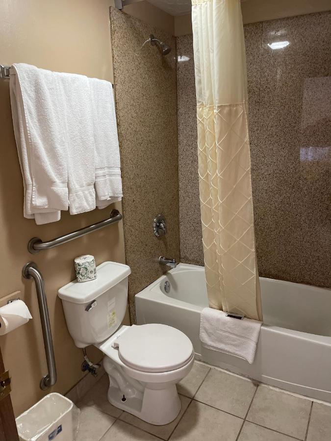 Riverton Inn & Suites ريفرتون المظهر الخارجي الصورة