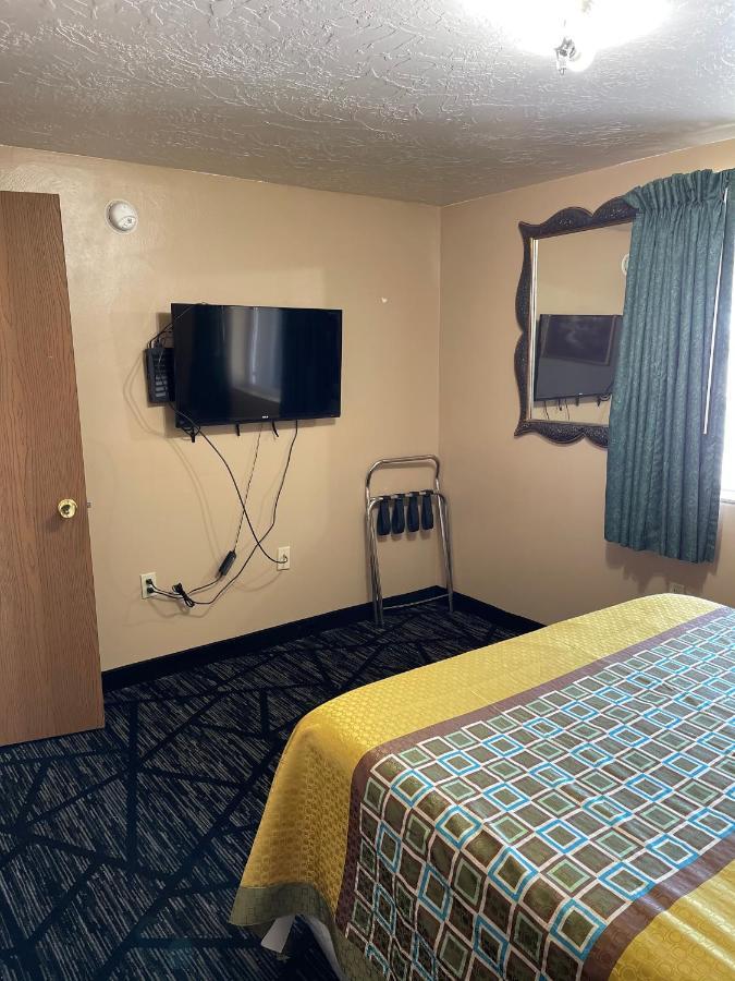 Riverton Inn & Suites ريفرتون المظهر الخارجي الصورة