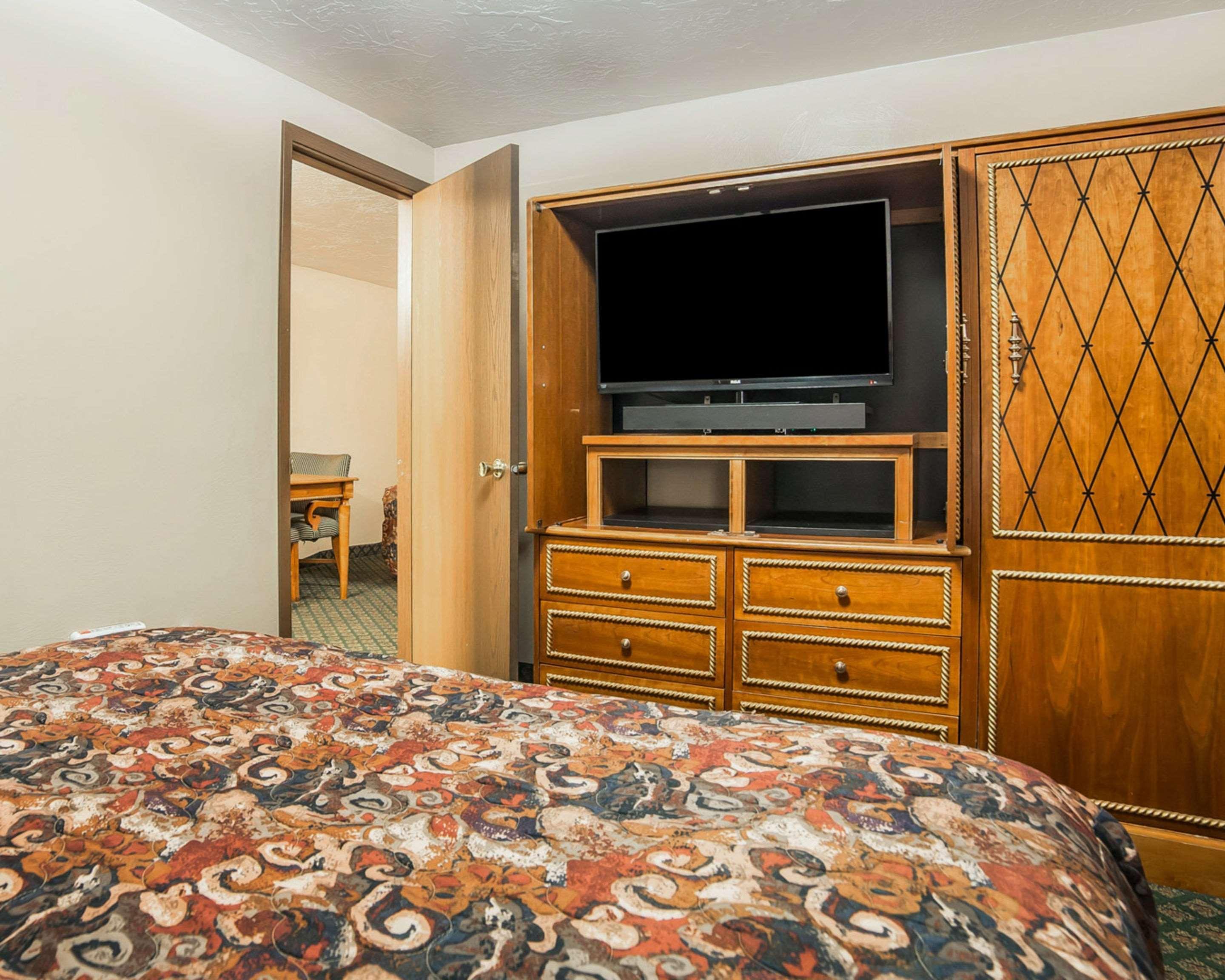 Riverton Inn & Suites ريفرتون المظهر الخارجي الصورة