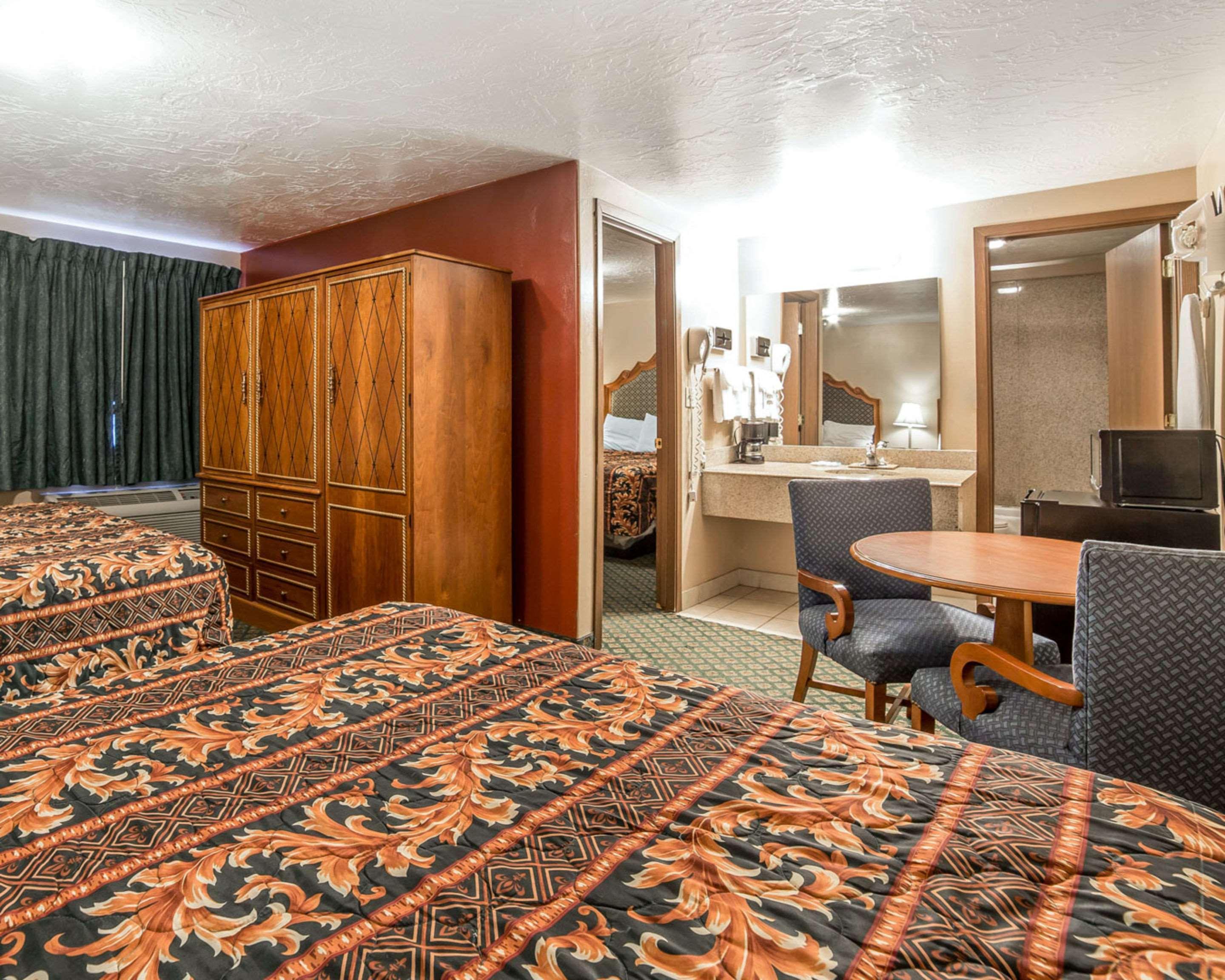 Riverton Inn & Suites ريفرتون المظهر الخارجي الصورة