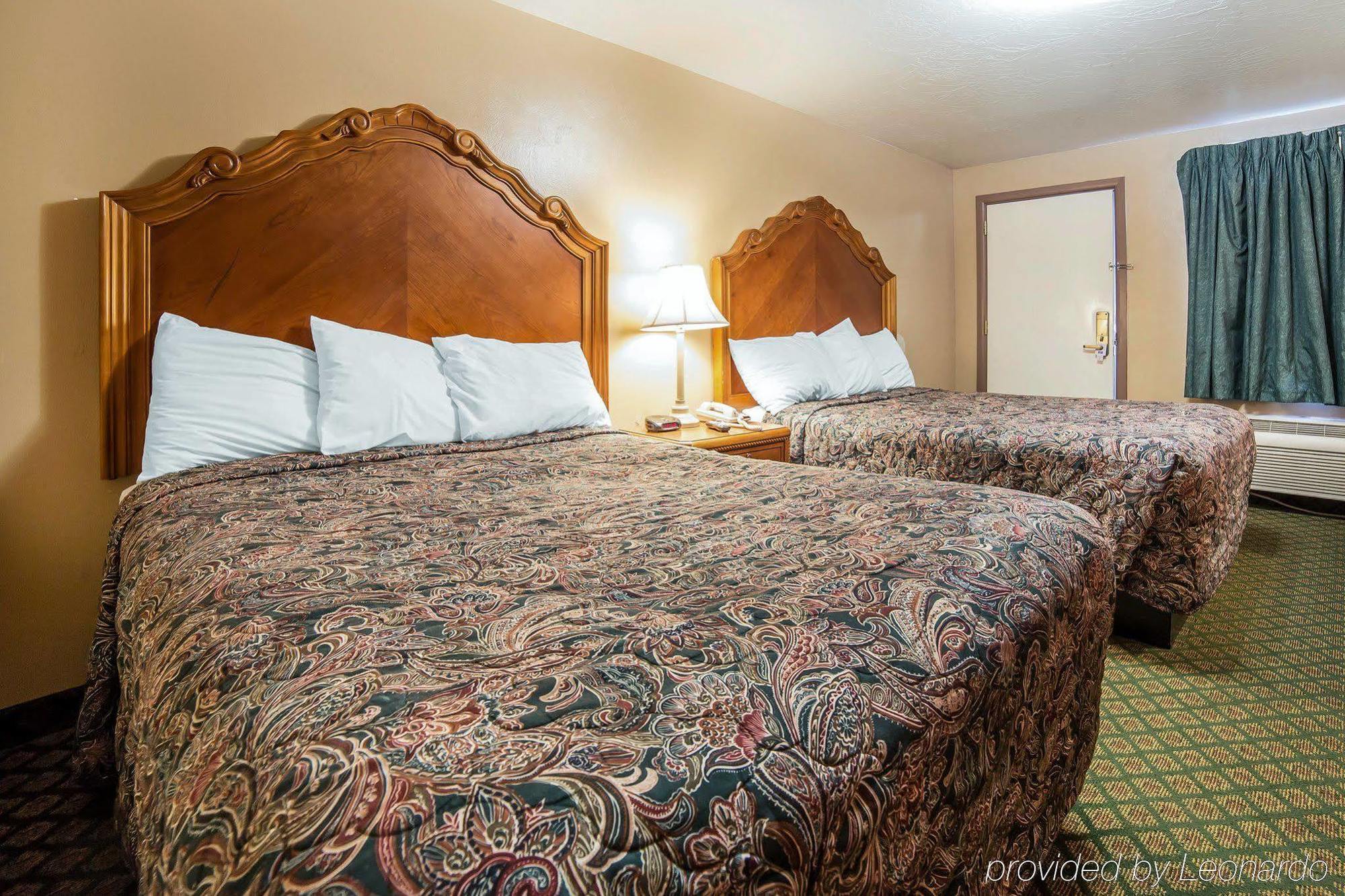 Riverton Inn & Suites ريفرتون المظهر الخارجي الصورة