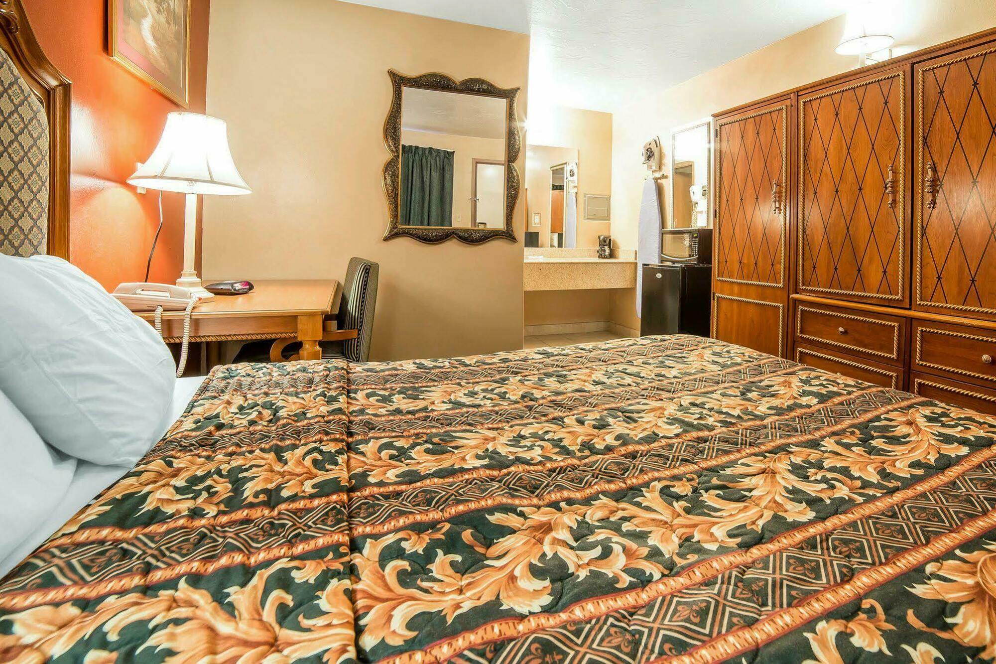 Riverton Inn & Suites ريفرتون المظهر الخارجي الصورة