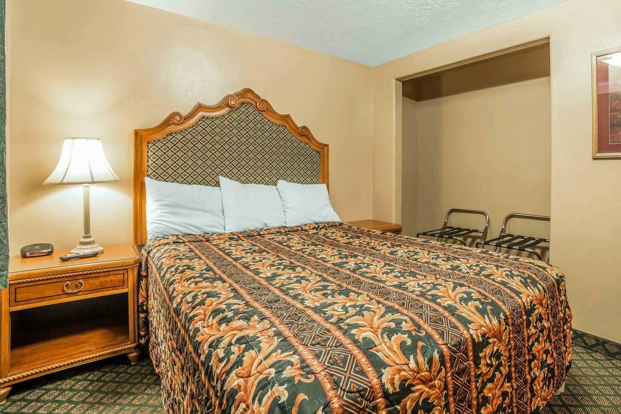 Riverton Inn & Suites ريفرتون المظهر الخارجي الصورة